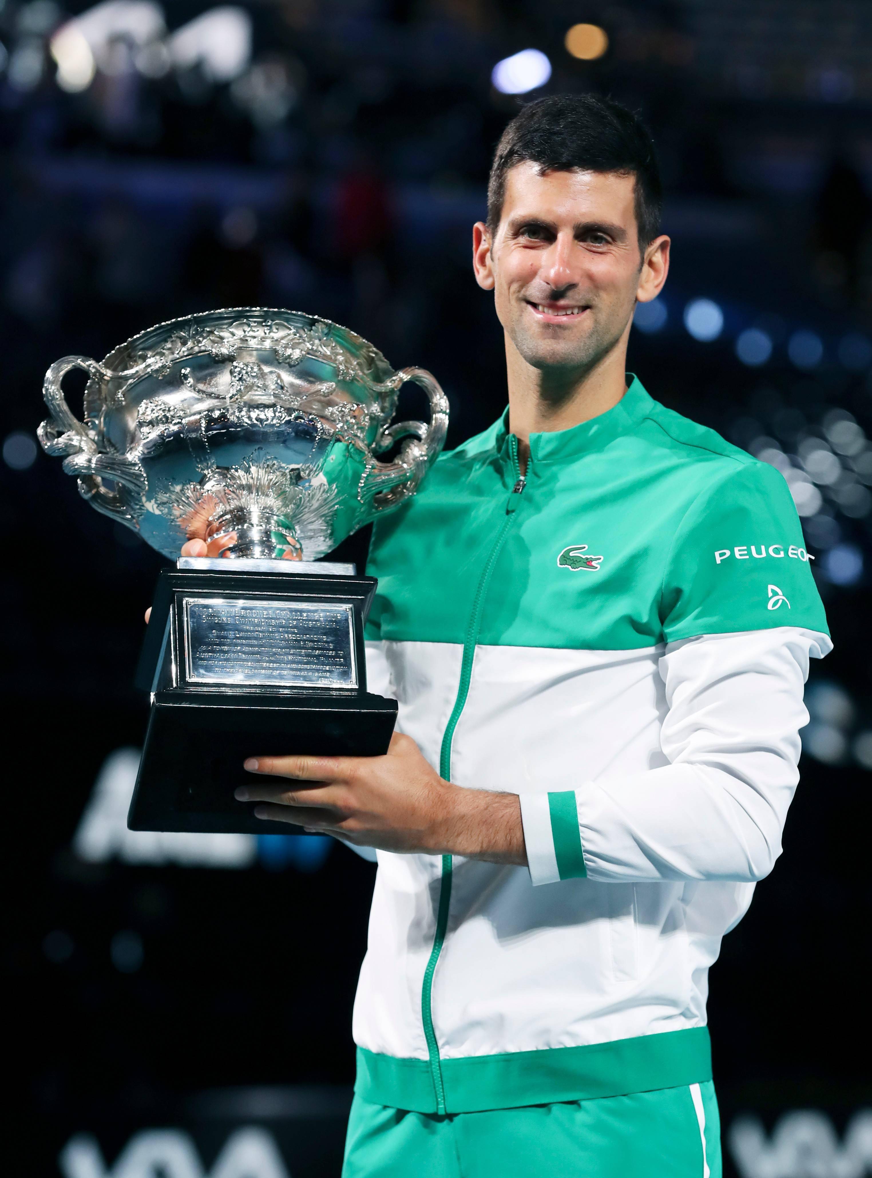 包含比赛规则变更引爆全场！，德约科维奇意外战胜FPX全场沸腾不已的词条九游娱乐官方网