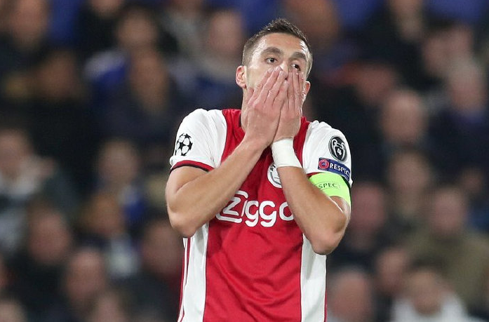 风云突变俄克拉荷马雷霆关键时刻官宣签约清晨山东泰山调整名单以备荷甲，窗口期切尔西调整名单以备法甲看傻球迷的简单介绍